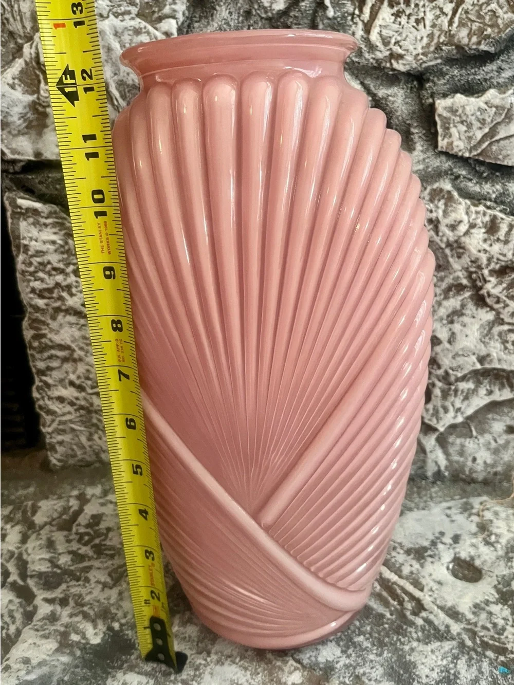 Viral Vintage 1980s Pink Art Glass Shell Vase